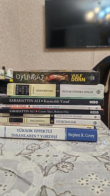 Kitab dəsti – müxtəlif janrlarda 11 kitab Dəstə daxil olanlar: - lalafo.az -da Kitab dəsti – müxtəlif janrlarda 11 kitab Dəstə daxil olanlar: -