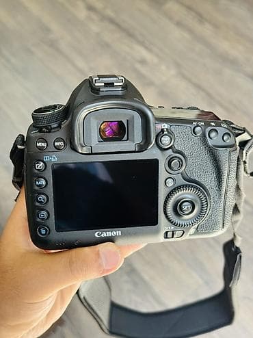 macbook canta: Canon EOS 5D Mark III peşəkar DSLR fotoaparat gövdəsi. Kadrda yalnız — 4