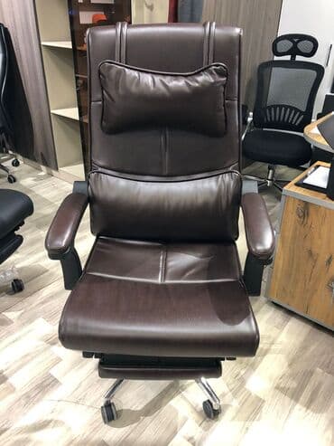 офисные кресла: Новый, С колесиками, Рукояти не регулируются, Кожа — 2