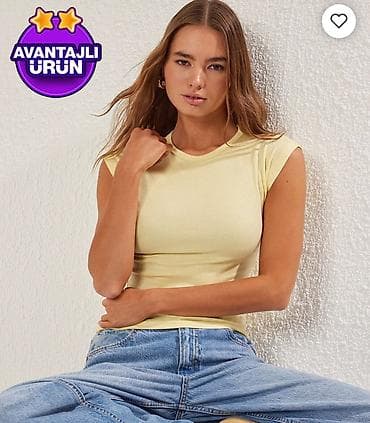 sarlar: Qadınlar üçün qolsuz açıq-sarı top - Rəng: açıq sarı (pastel ton) - — 2