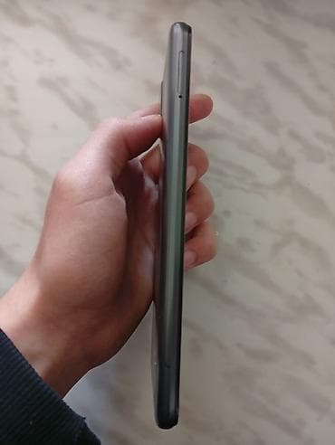 islenmis printer satisi: Smartfon – qara/rəngsiz ön panel, mat boz arxa qapaq. ((((32g/2ram — 5