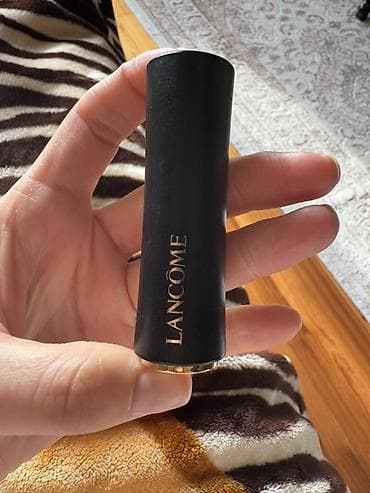 la roche posay: Dodaq boyası, Lancôme — 1