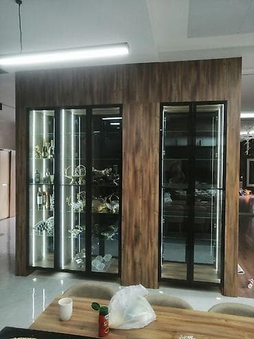 Mətbəx mebeli: Müasir dizaynlı alt dolablar, üst dolablar və aralıq panel ilə tam — 10