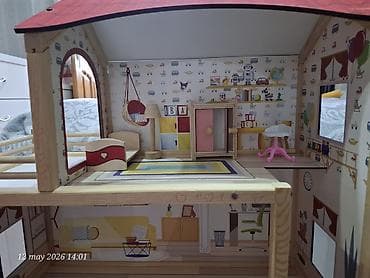 Taxta kukla evi - Material: təbii ağac karkas, rəngli çap divar