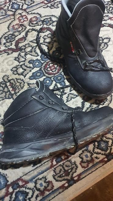 bot batinka: Məhsul: Qara rəngli iş/ təhlükəsizlik ayaqqabıları (ləblərdən görünən — 1