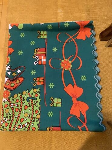 Все для дома и сада: Yeni il temalı masa örtüsü - Dizayn: Hədiyyə qutuları, şam ağacı — 1