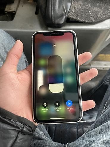 ipon 12: IPhone Xr, 128 GB, Qara, Face ID — 2