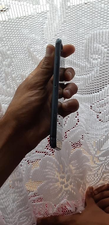 barter iphone: IPhone SE, Qara, Barmaq izi — 6