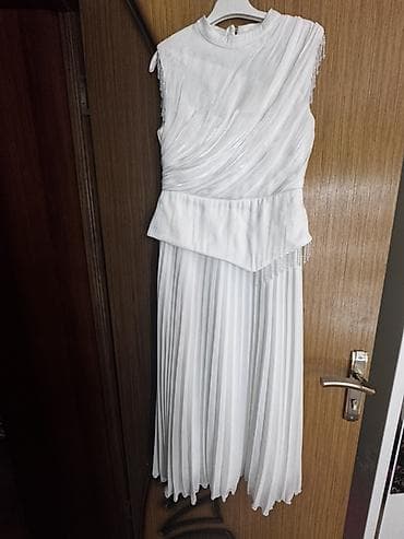 ağ paltar: Ağ rəngli zərif maxi paltar 1 defe geyinilib elciliye 40 razmer 60 — 2