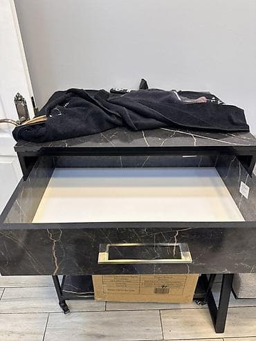 Komodlar: Yeni, Güzgüsüz — 2