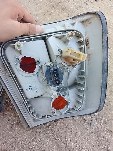 Bmw E36kuza troyka arxa stoplari vəziyyəti orta işləryir 2ədedi biri