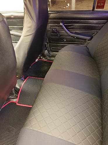 vaz 2107 abirsofka: VAZ 2107, ağ rəng, sedan gövdə. Klassik dizaynlı, 4 qapılı, arxa — 10