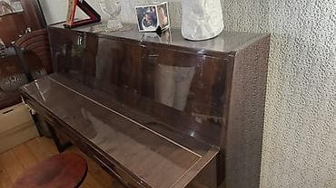 gitara akustik: PETROF uprayt pianino - Brend/model: PETROF upright (akustik) - — 5