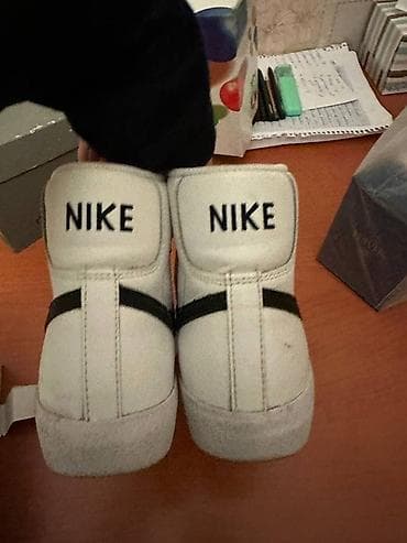 krosofka: Nike Blazer Mid – ağ rəngli, yüksək boğazlı idman ayaqqabısı - Model — 2