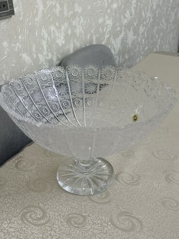 Kristal ayaqlı meyvə qabı - Material: qalın, şəffaf kristal şüşə -