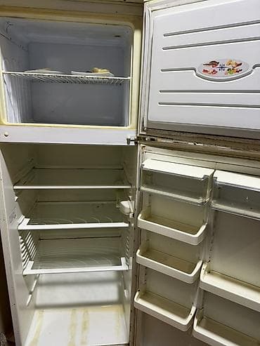 isdenmis soyuducular: İki kameralı məişət soyuducusu - Üst hissədə ayrıca dondurucu bölmə — 2