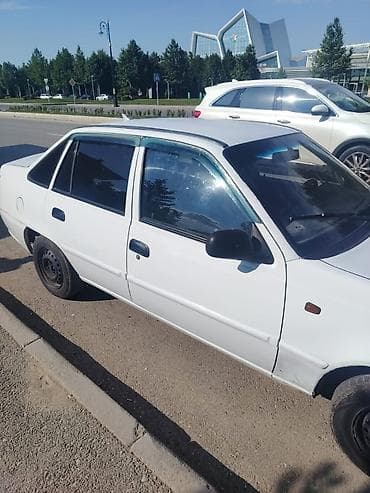 Daewoo Nexia: 1.5 l | Sedan — 4