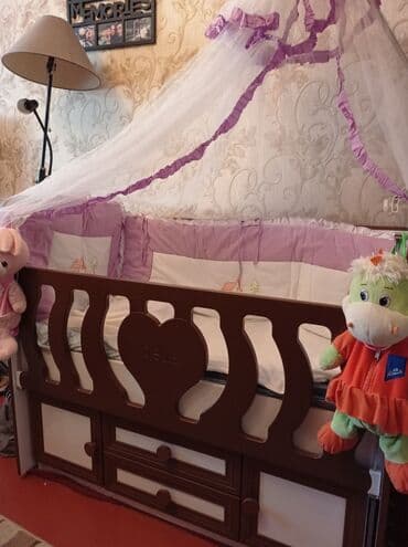 Oğlan və qız üçün, Beşik, Matras ilə, Yellənmə mexanizm ilə