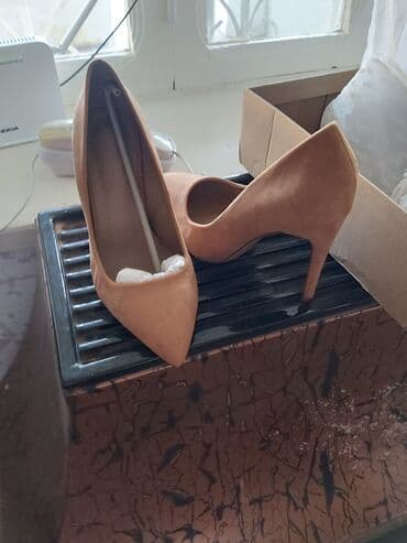 4xl nece razmerdi: Tuflilər, Ölçü: 38.5, rəng - Bej, Yeni — 2