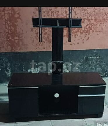 qeşeng şekiller: İşlənmiş, Düz TV altlığı, Polkalı, Laminat — 1