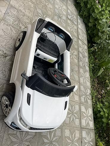 Uşaq elektrik maşını – ağ rəng, SUV dizaynı Xüsusiyyətlər: - — 2