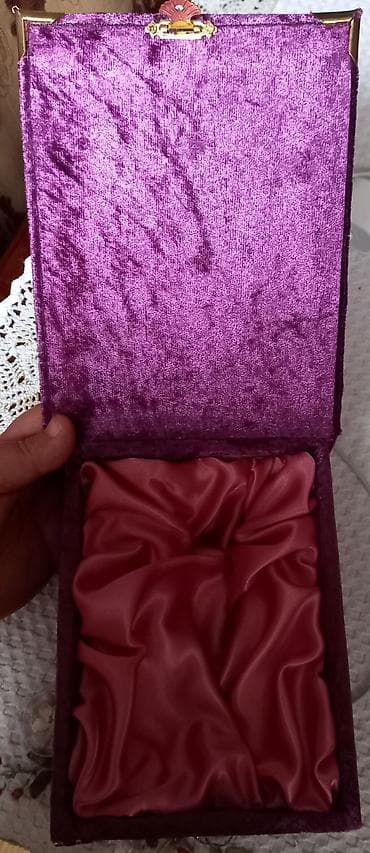 tafta parca qiymetleri: Hədiyyə qutusu, Yeni, rəng - Bənövşəyi, Ünvandan götürmə — 2