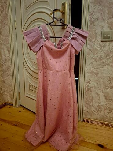 Головные уборы: Вечернее платье, Миди, M — 1