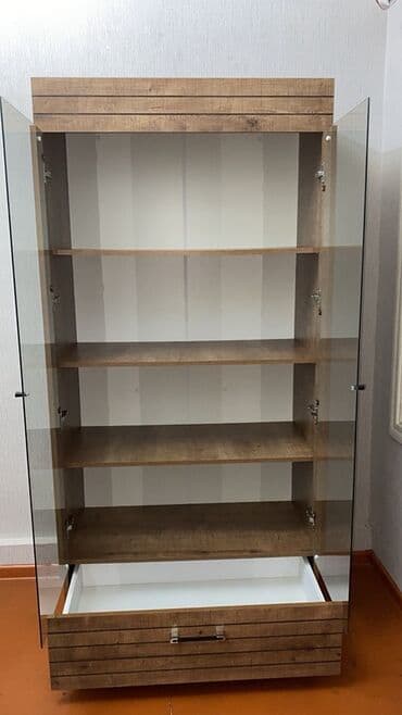 sud şağan aparat: Şüşəli dolab vitrini, İşlənmiş — 2