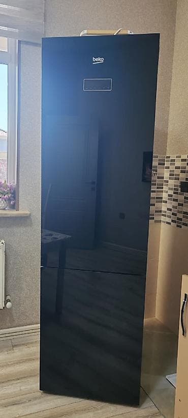 metbex soyuducu: İşlənmiş 2 qapılı Beko Soyuducu Satılır, rəng - Qara, Dolab içi — 2