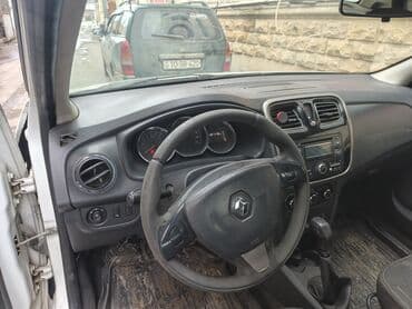 Alfa Romeo: Renault Logan sedan - Rəng: ağ - Yanacaq: benzin - Ötürücü: ön - — 2