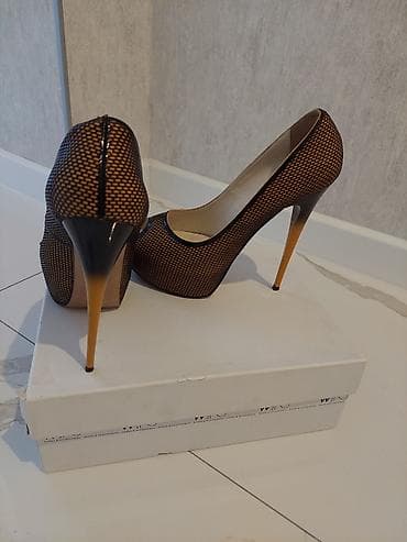 dəri ev ayaqqabıları: Tuflilər — 1