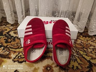 uşax: Razmeri 25. Hem oglan hem qiz geyine biler.1 defe geynilib — 2