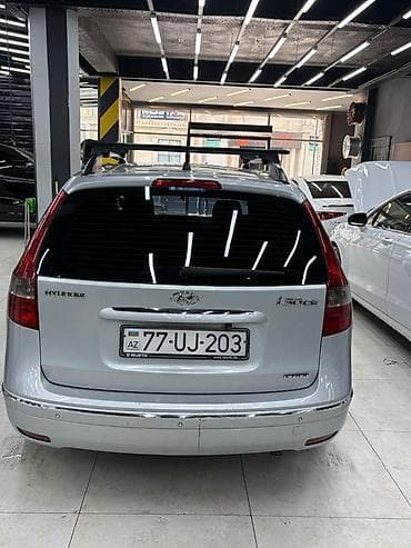 vaz qapi: Hyundai i30 CW CRDi, gümüş rəng, universal kuzov Texniki — 4