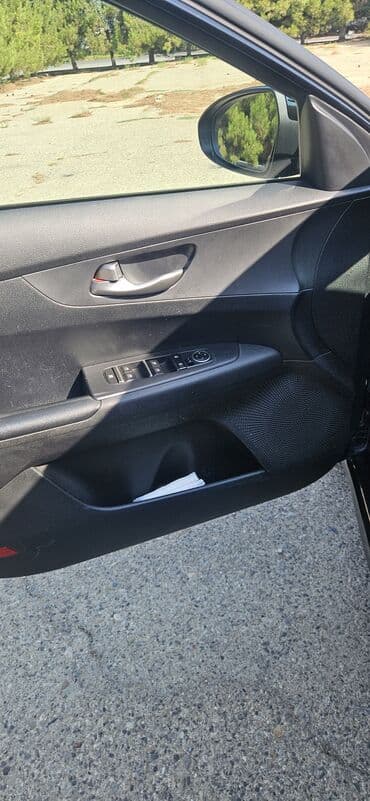 продажа подержанных автомобилей: Kia Forte: 2 л | 2019 г. Седан — 8