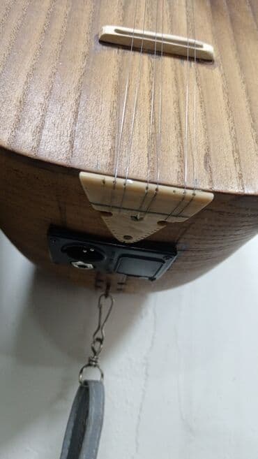 elektro gitara satışı: Sazların satışl - Korpus: təbii ağacdan, armudvari forma - Uzun sap — 5