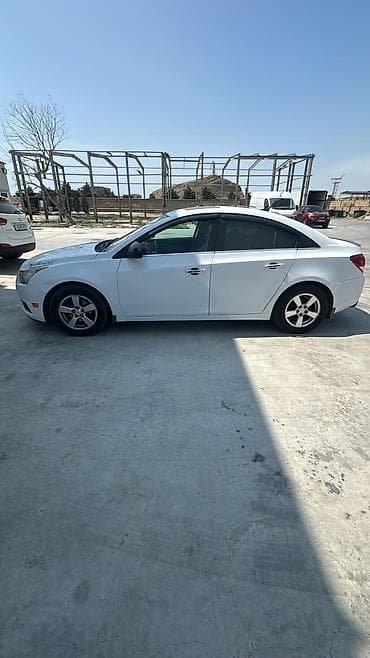 maped kreditle: Chevrolet Cruze: 1.4 l | 2011 il 271700 km Sedan — 5