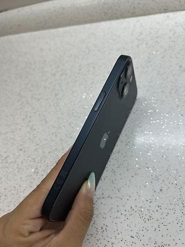 iphone e: IPhone 13, Qara — 3