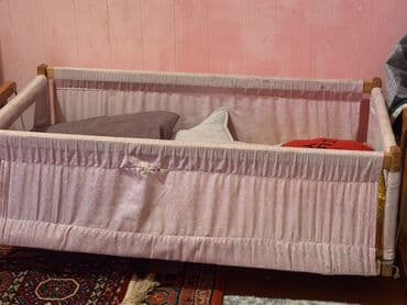 Beşiklər: Oğlan və qız üçün, İşlənmiş, Dördbucaq, Beşik, Dəst ilə, Matrassız, Yellənmə mexanizmsiz — 1