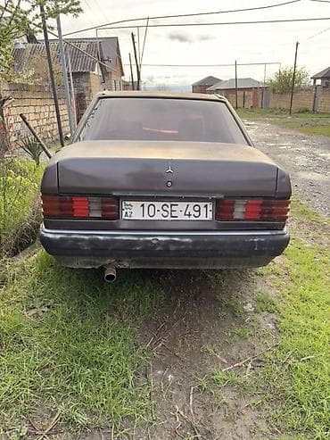 volkswagen tiguan ii: Mercedes-Benz 190 (W201) sedan - Kuzov: 4 qapılı sedan, qara rəngdə — 6