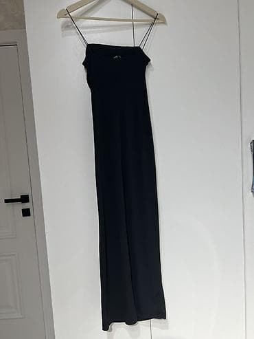 qara parça: Qara zərif gecə donu Stradivarius ‘dan 89 ₼ alınıb. - Model: Uzun — 2