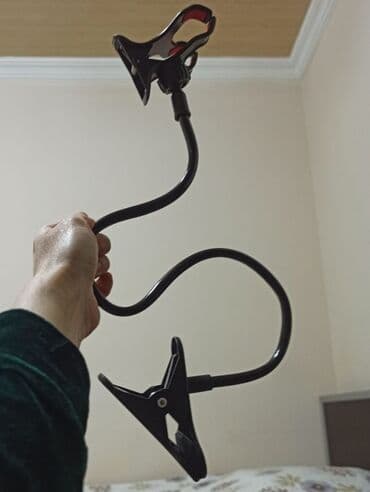 vr gozluk qiyməti: Telefon tutan — 2