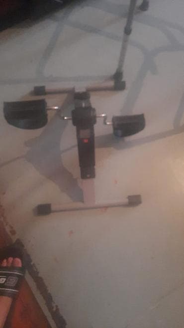 Mini pedal velotrenajor - Kompakt masaüstü/yerüstü pedal aparatı — 1