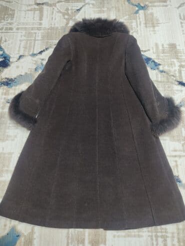qadınlar üçün polupalto: Paltolar içi. sirigli,isti saxlayır ölçüləri 40-42.Az geyilmiş əla — 2