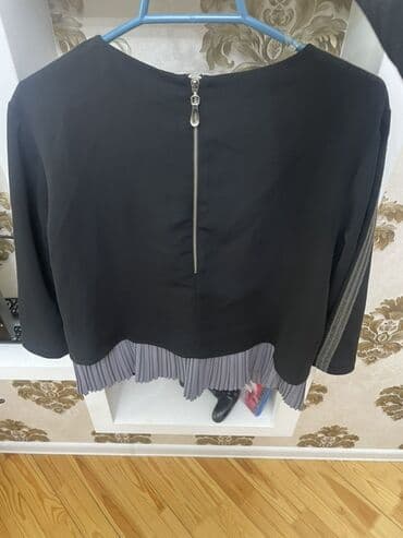 yay kofta modelleri: Qadın bluz/tünika - Rəng: qara, alt hissədə boz büzməli (pli̇seli̇) — 2