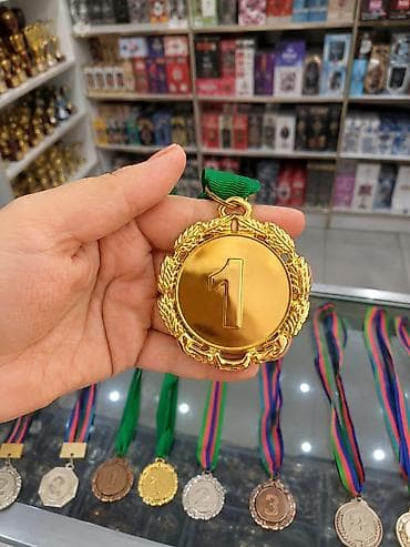 kuboklar: 🏅 MEDAL DƏSTİ SATILIR 🏅 🥇 1-ci yer 🥈 2-ci yer 🥉 3-cü yer medalları — 3