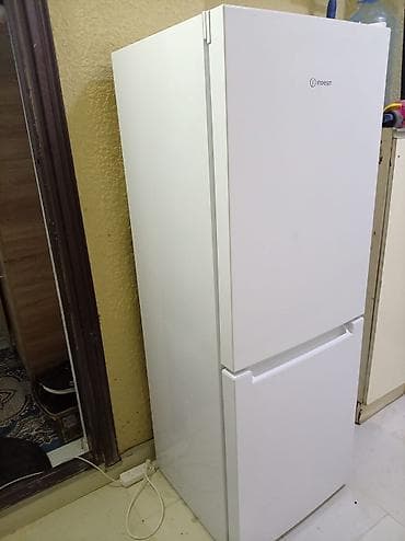 switch 2: Yeni 2 qapılı Indesit Soyuducu Satılır, rəng - Ağ — 1
