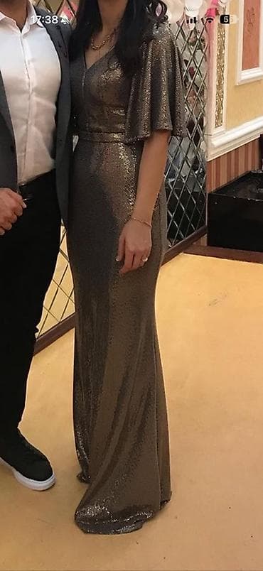 mingecevir qizil instagram: Her biri 40-42 razmerdir.1-defe geyinilib her biri.Hamısı 100-azn — 3