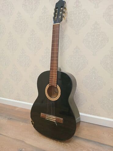 гитара купить: Klassik akustik gitara Köhnədir illərin gitarasıdır. ama işləyir — 2