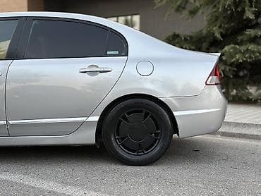 masin sat: Honda Civic: 1.3 l | 2007 il Sedan — 5