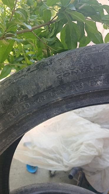 Şin Continental 275 / 40 / R 22 — 2
